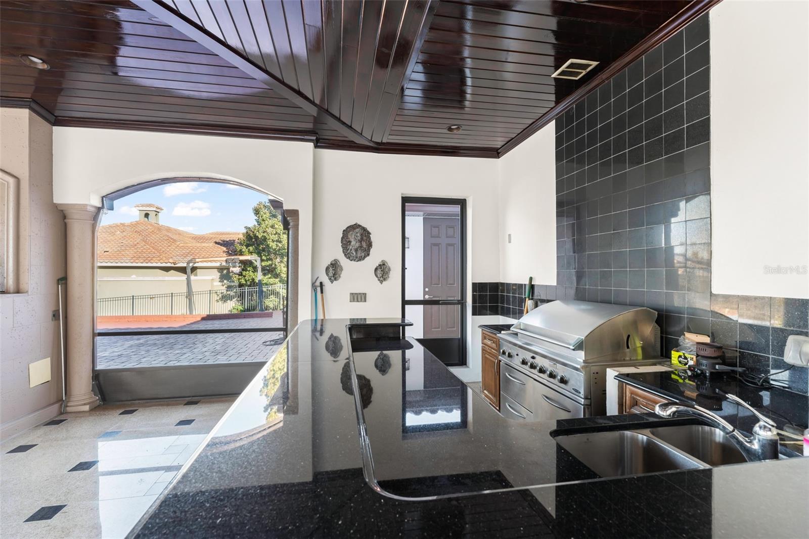 O6357873 Property Photo