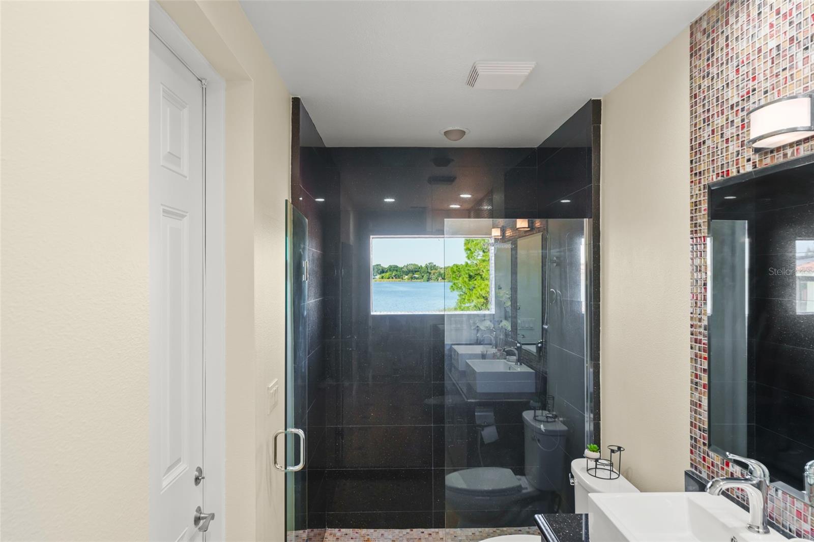 O6357873 Property Photo