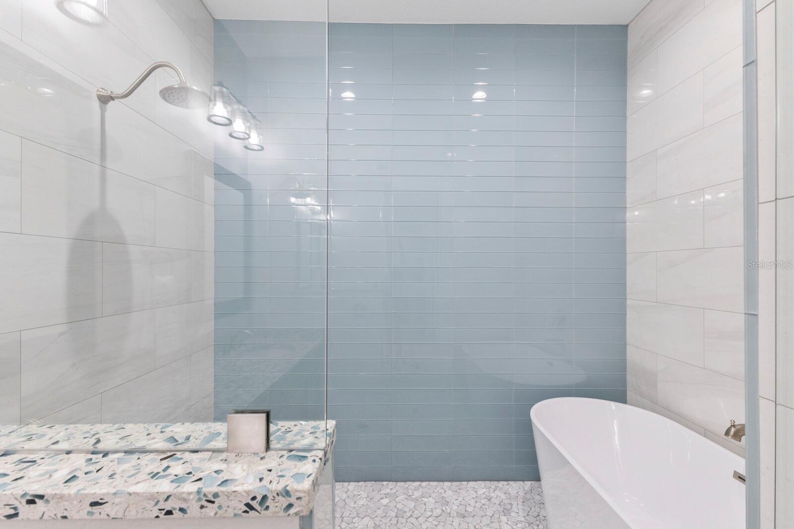 A4672416 Property Photo