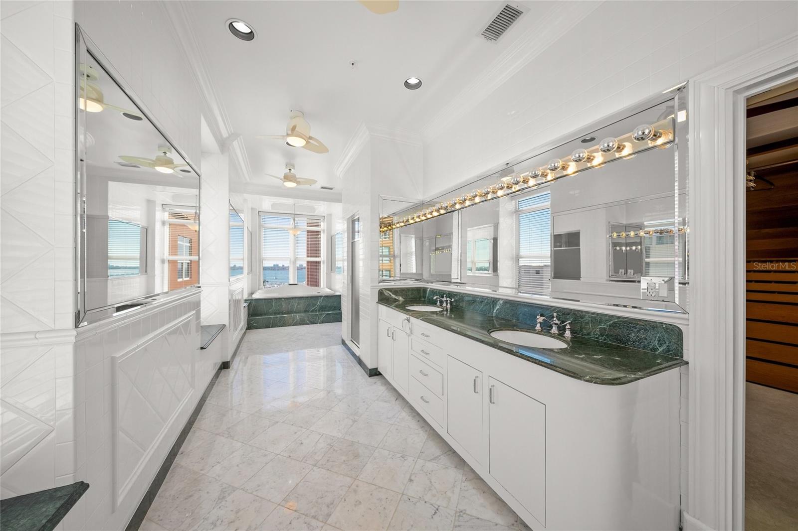 A4672442 Property Photo