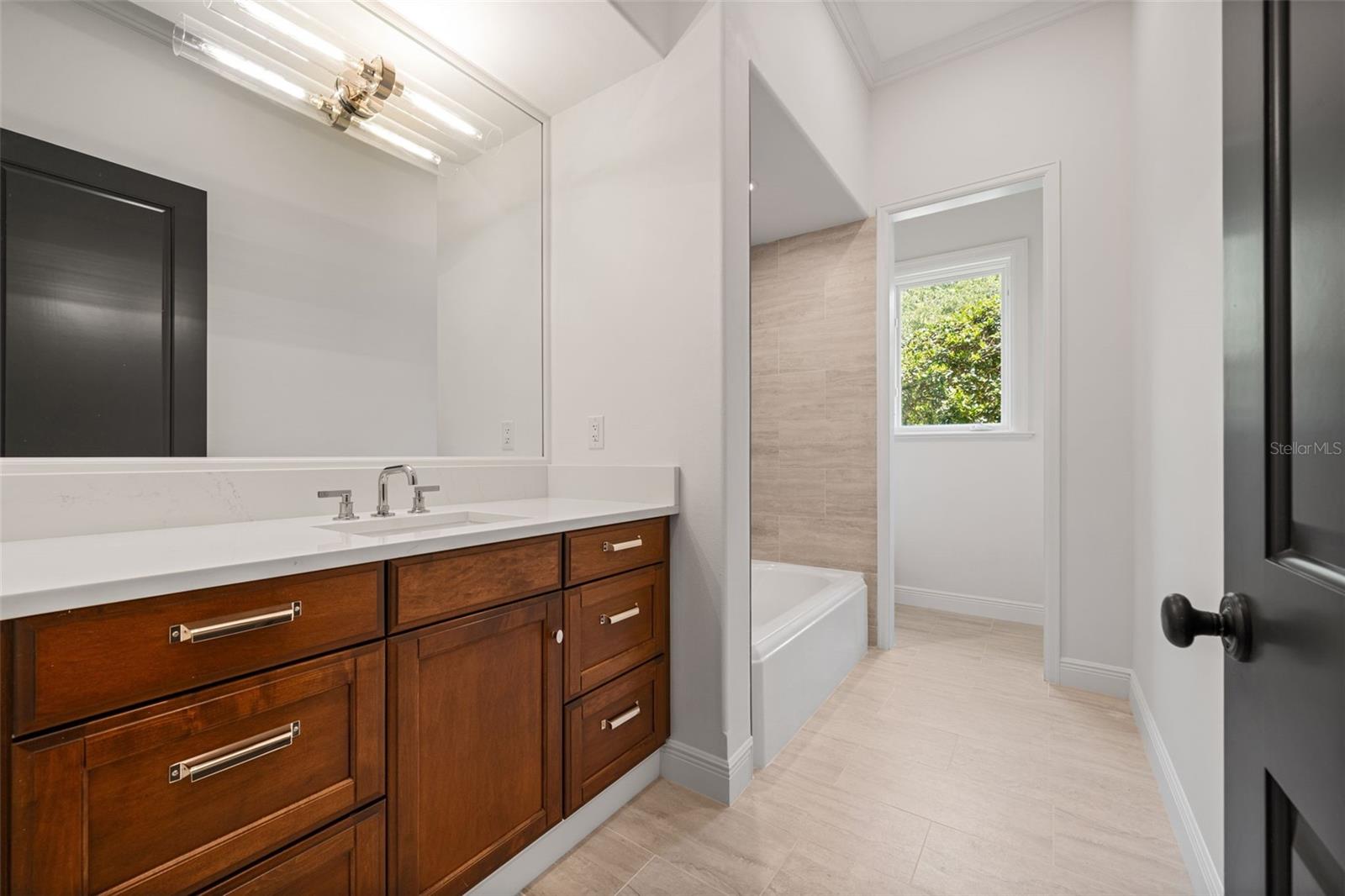 A4672971 Property Photo