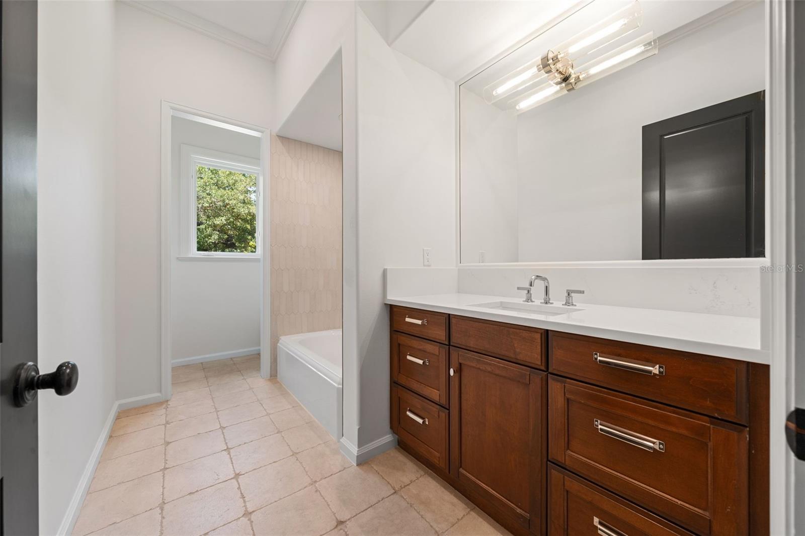 A4672971 Property Photo