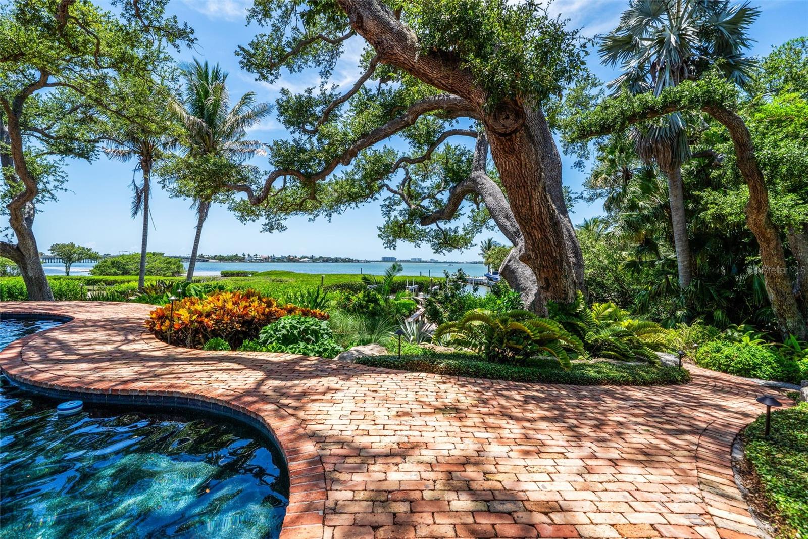 A4672971 Property Photo