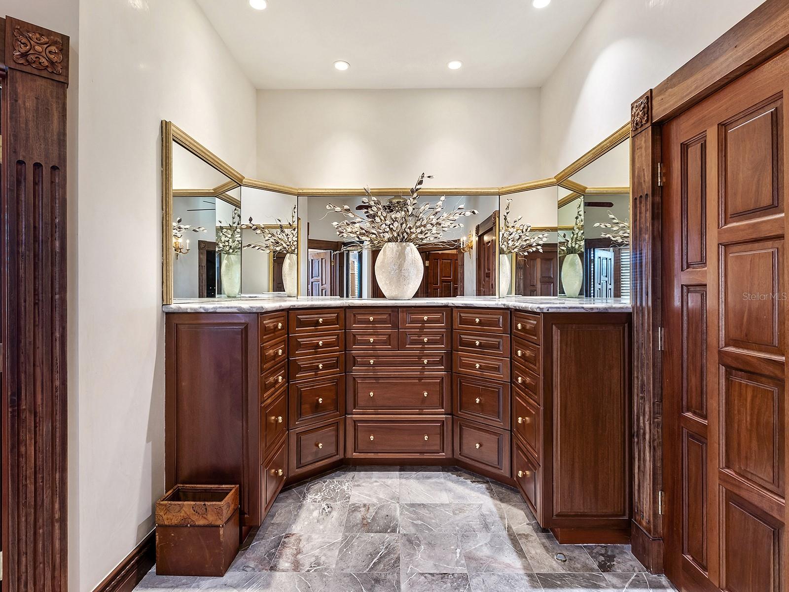 A4673508 Property Photo