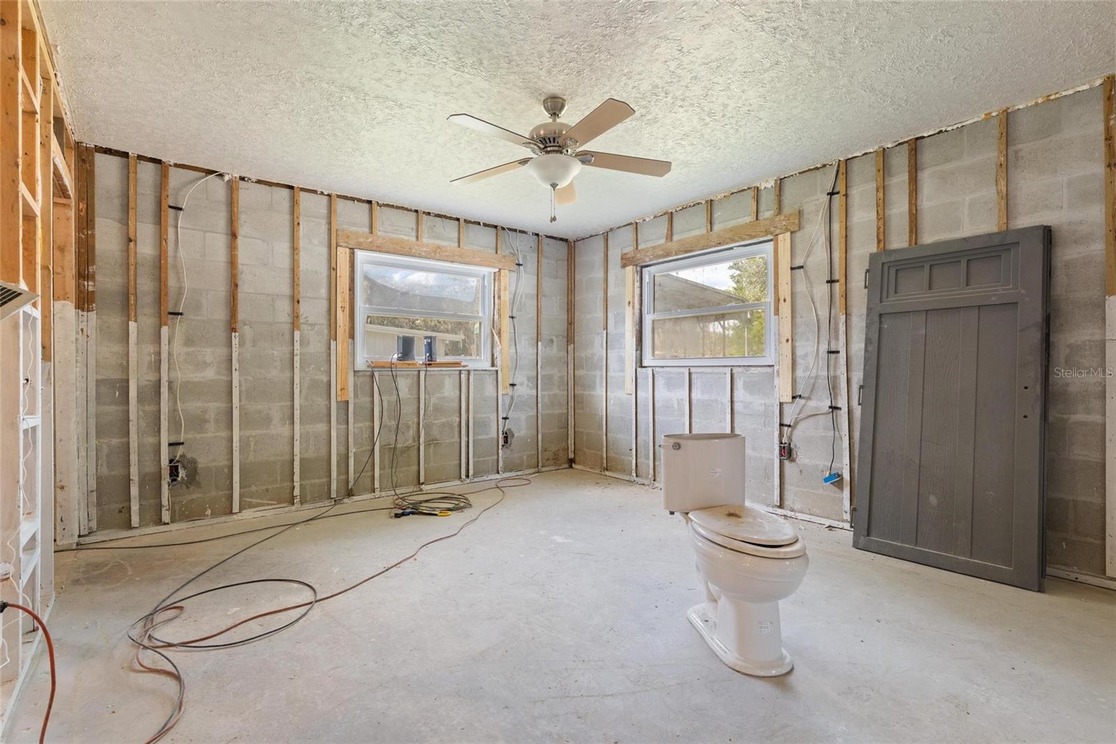 TB8454154 Property Photo