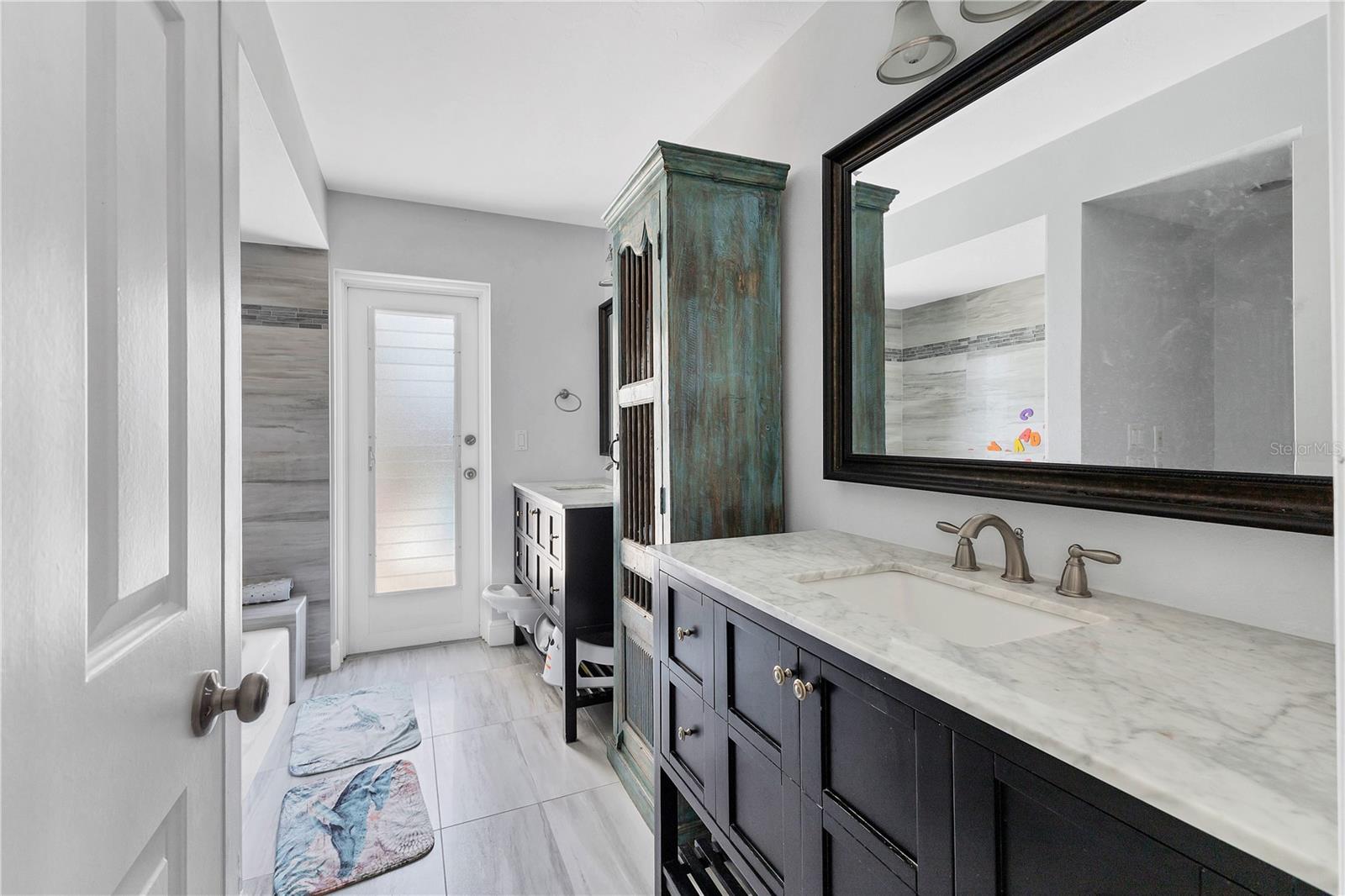 A4675538 Property Photo