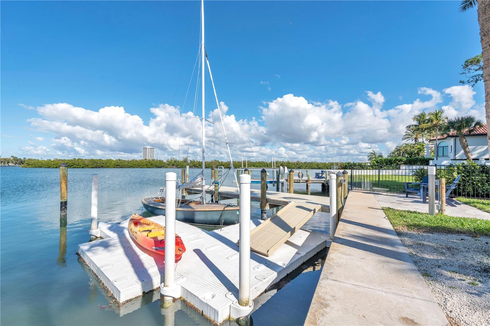 A4676329 Property Photo
