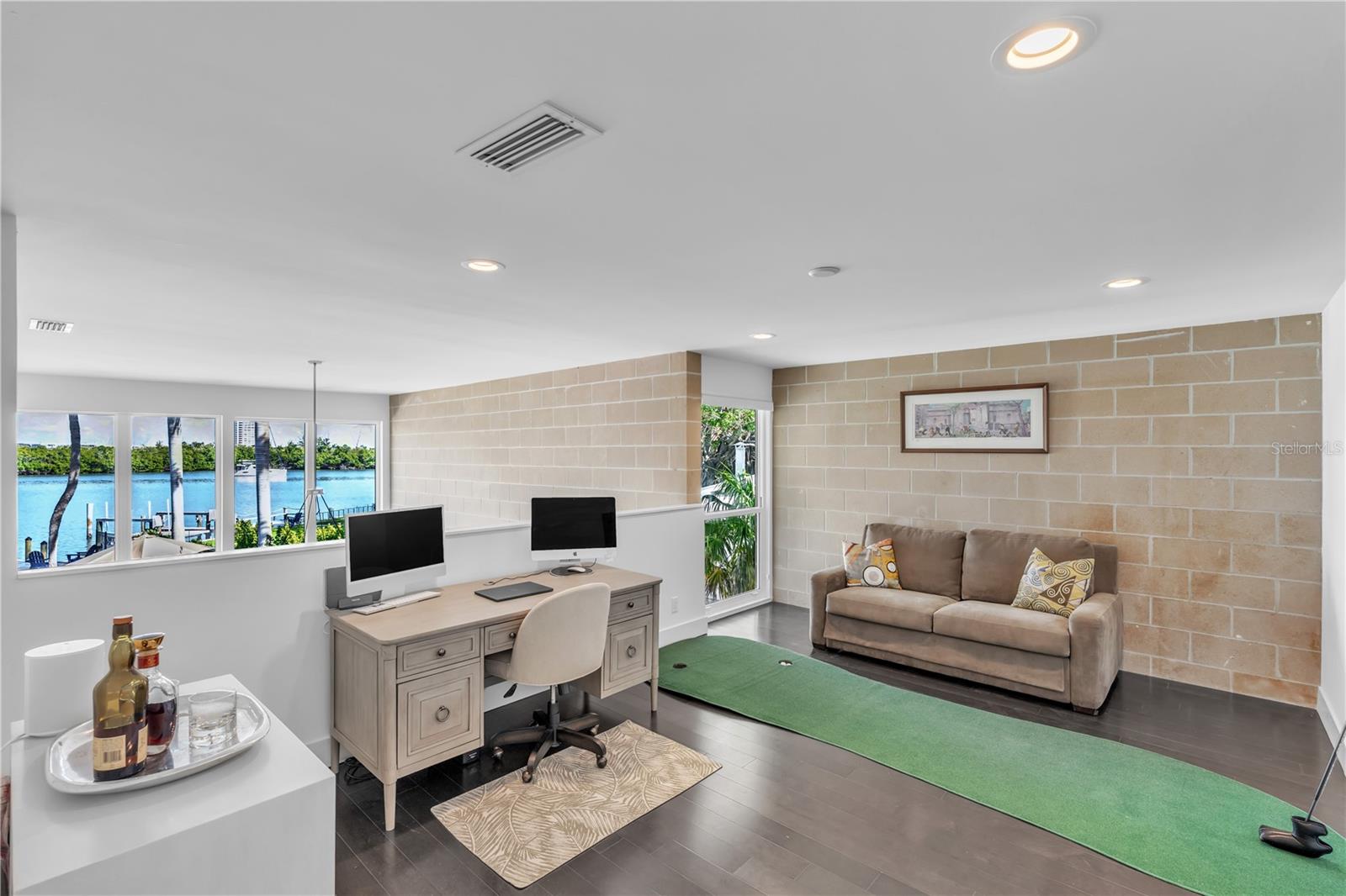 A4676329 Property Photo