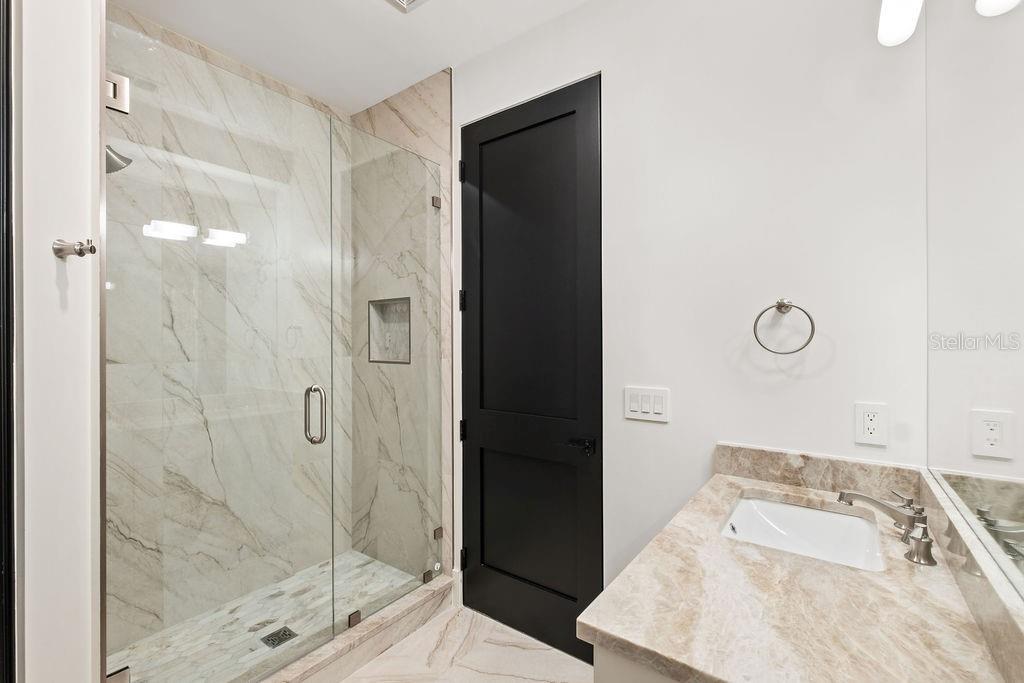 O6370294 Property Photo
