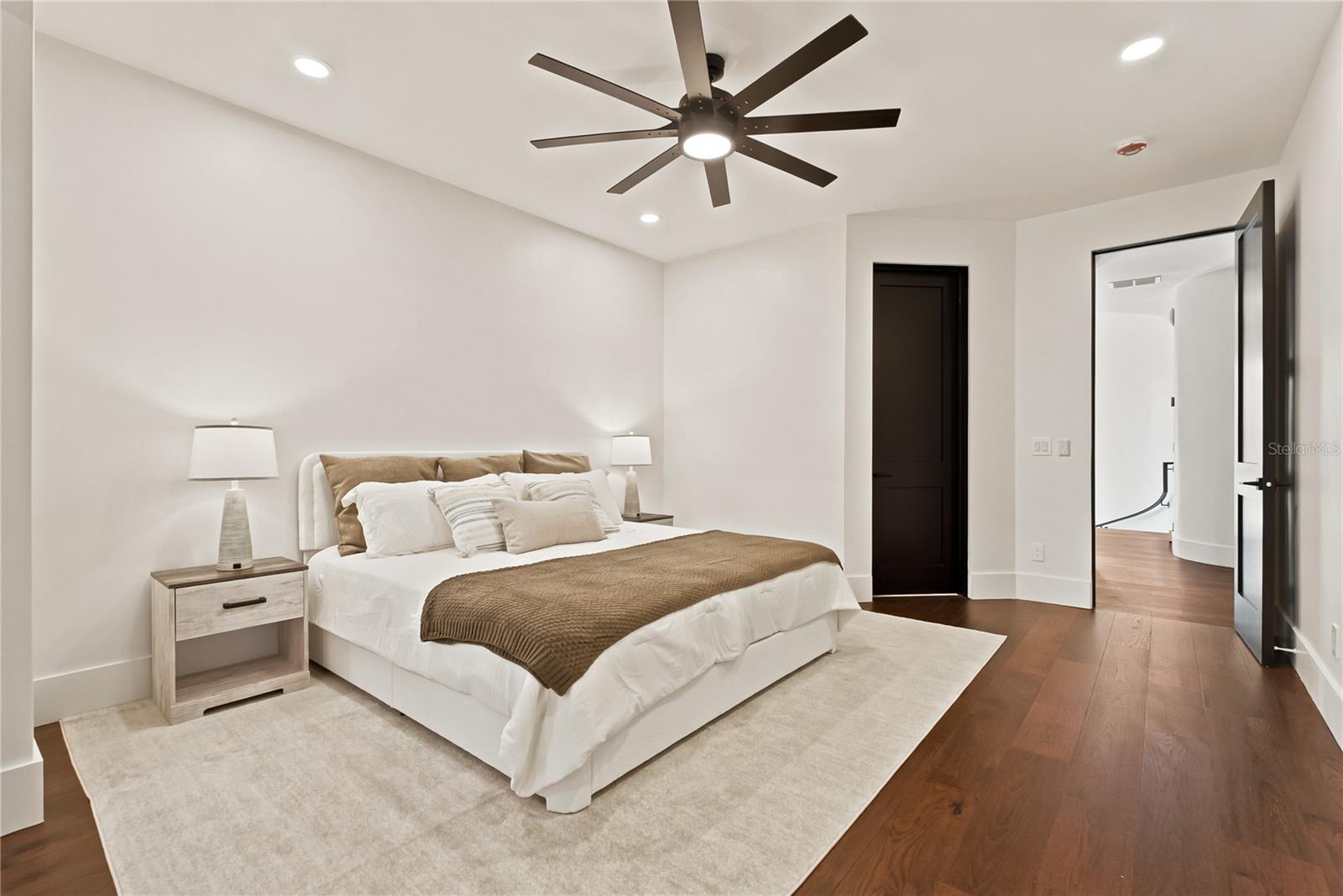 O6370294 Property Photo