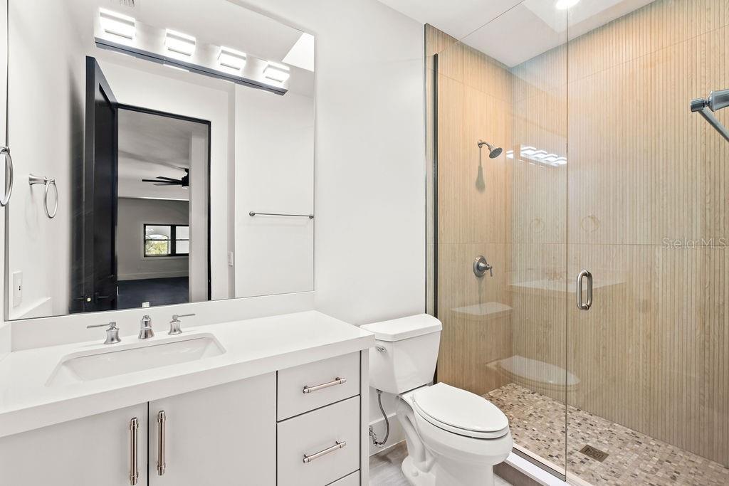O6370294 Property Photo