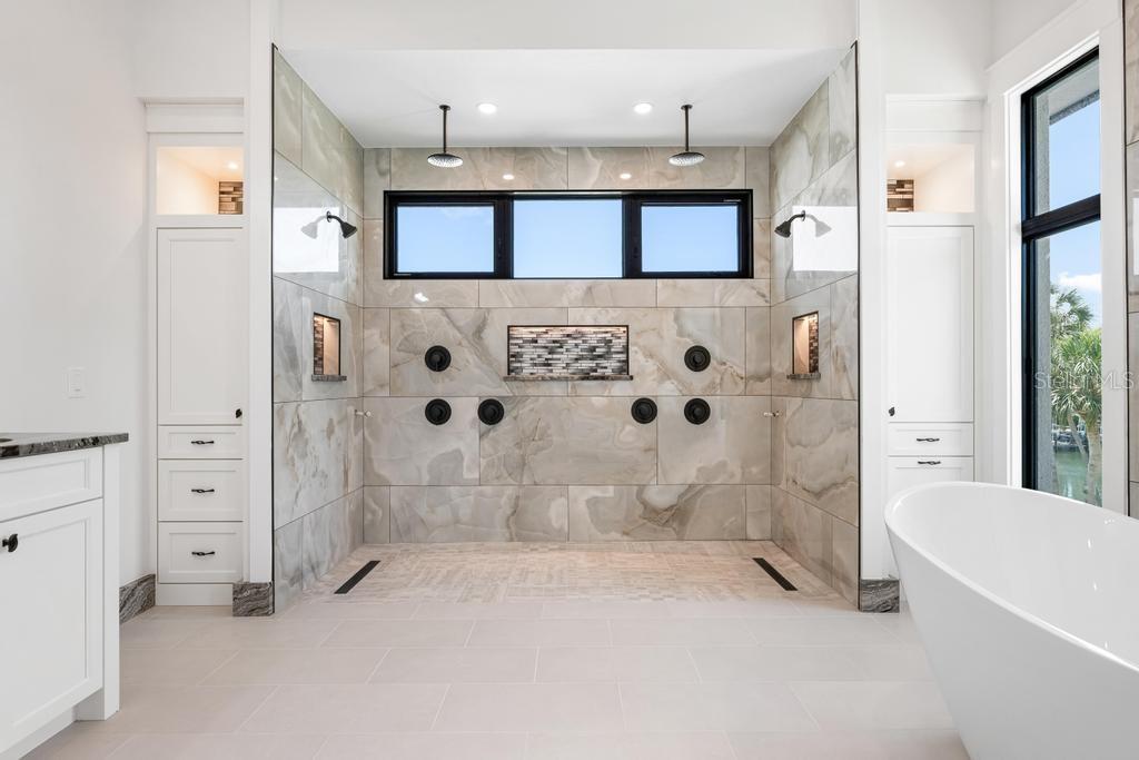A4676628 Property Photo
