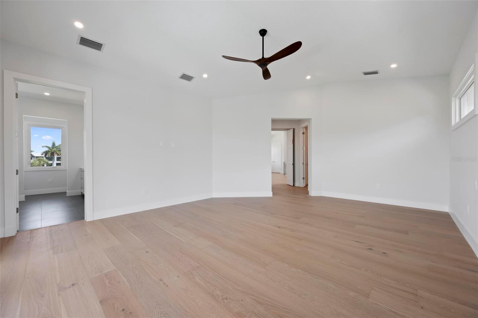 A4676632 Property Photo