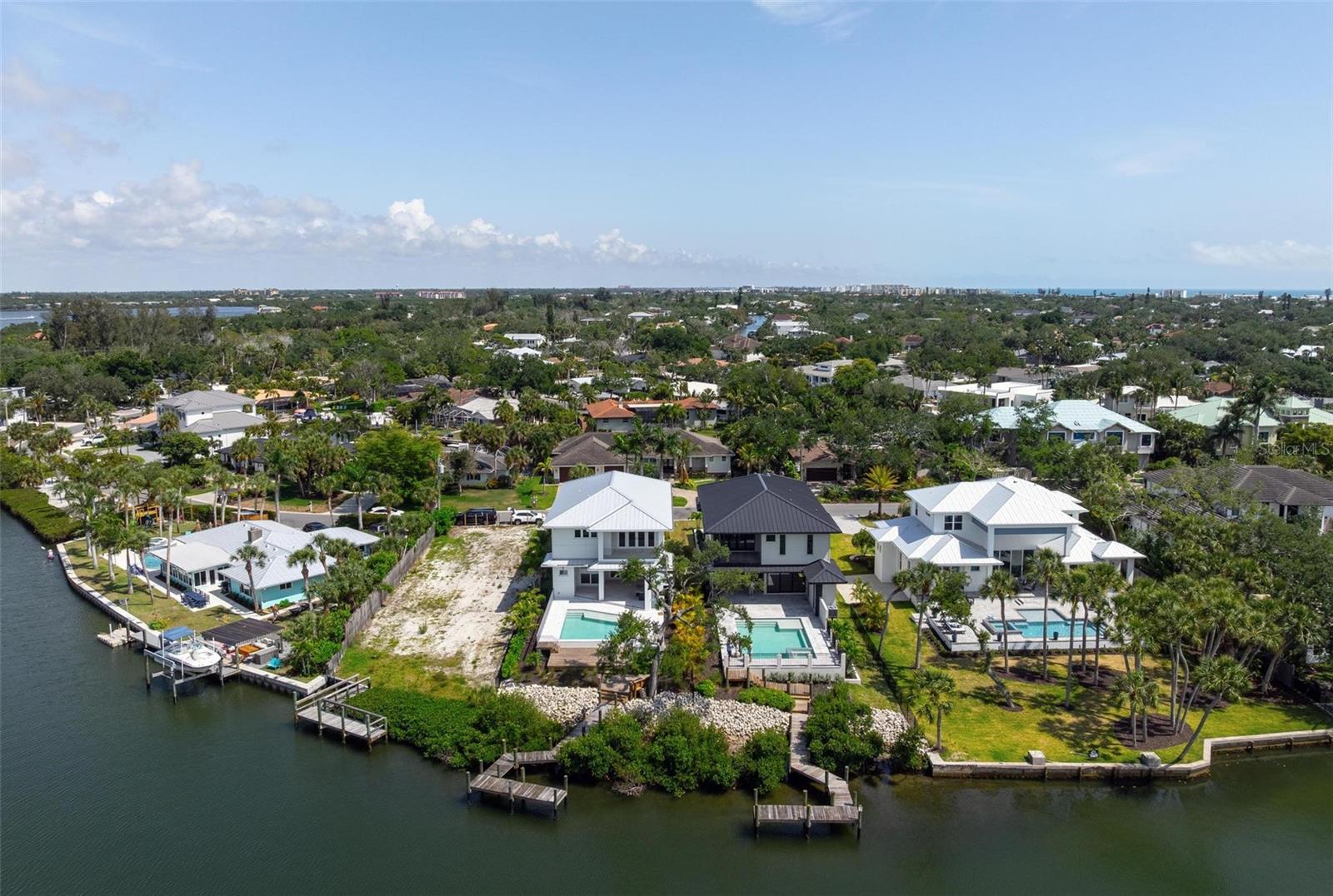 A4676632 Property Photo