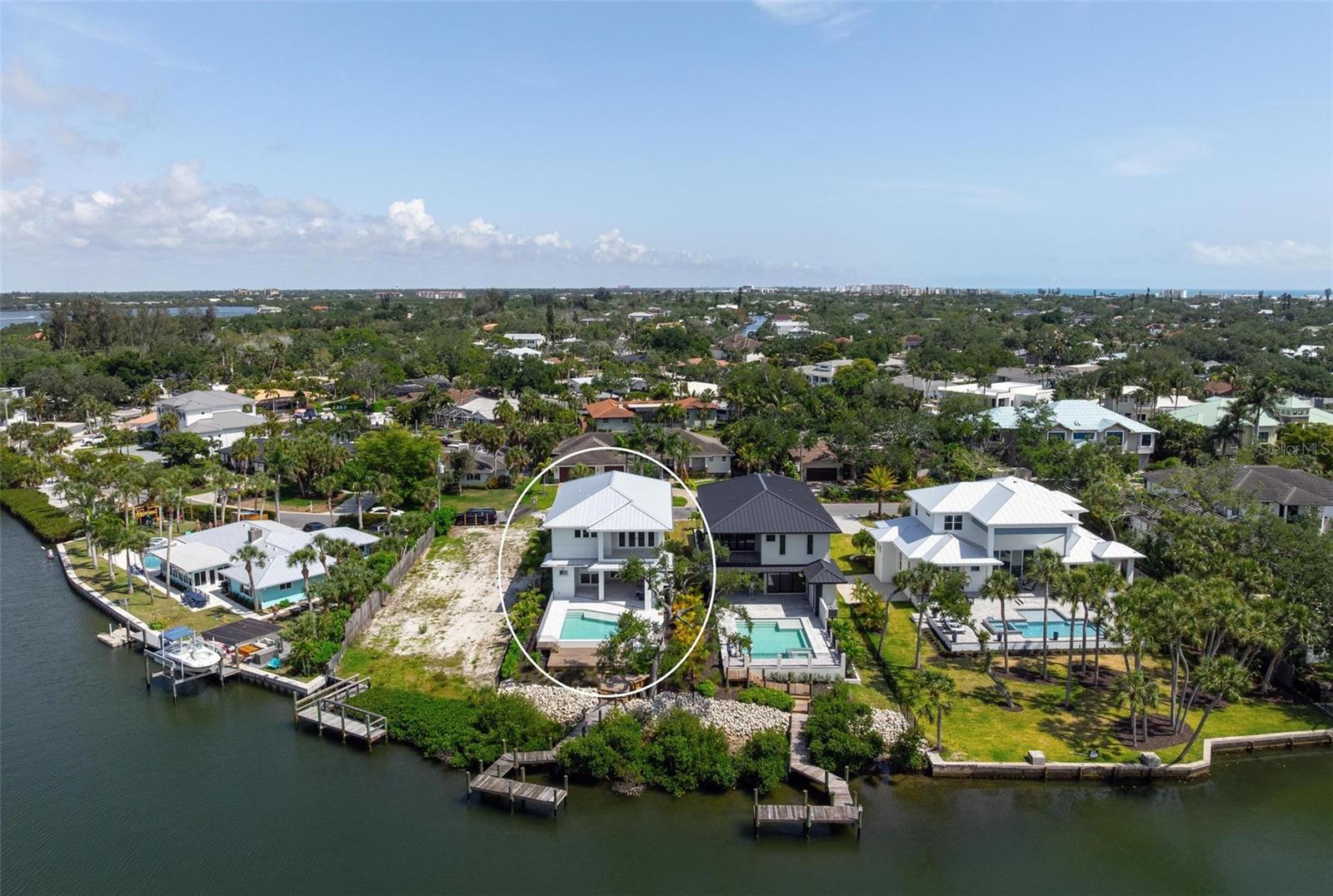 A4676632 Property Photo