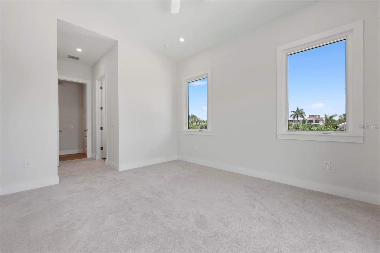 A4676632 Property Photo