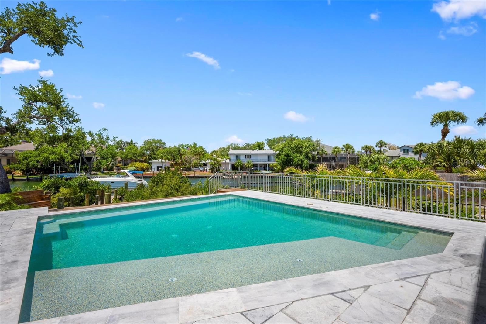 A4676632 Property Photo
