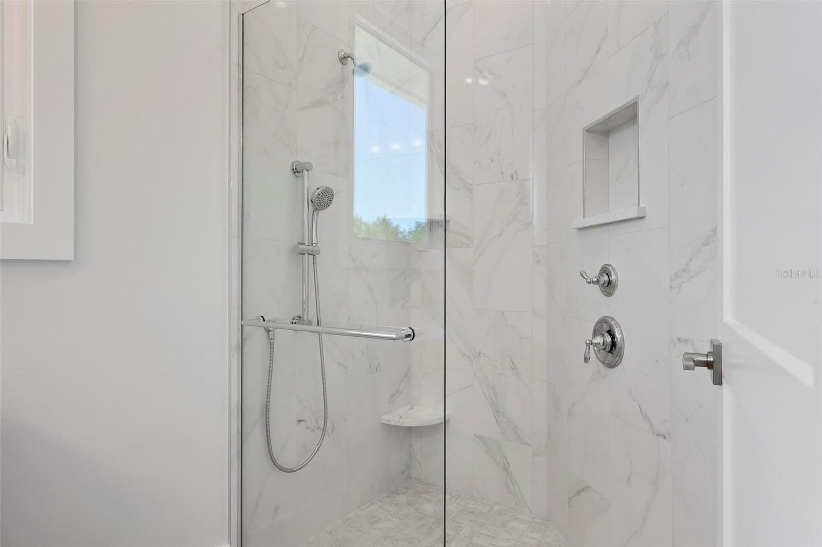 A4676632 Property Photo