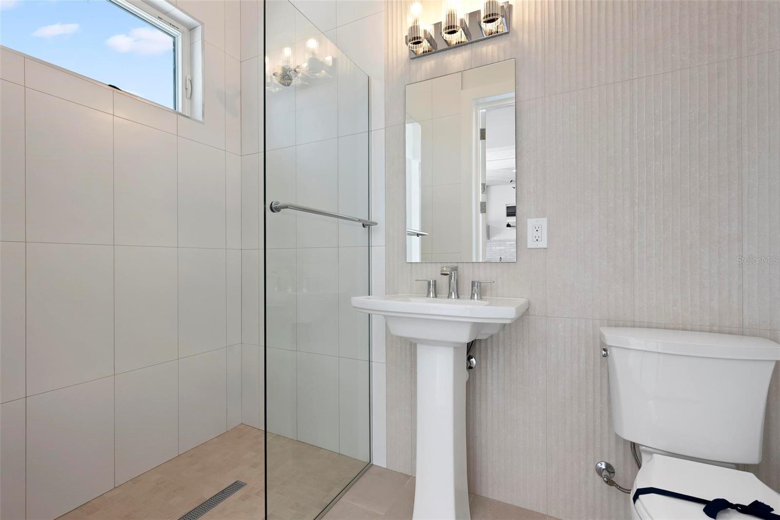A4676632 Property Photo