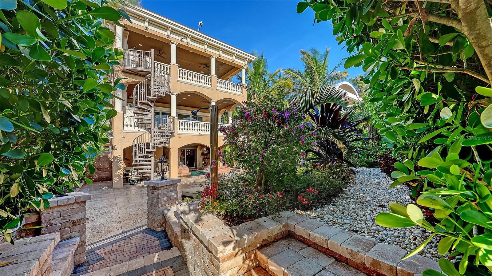 A4676858 Property Photo