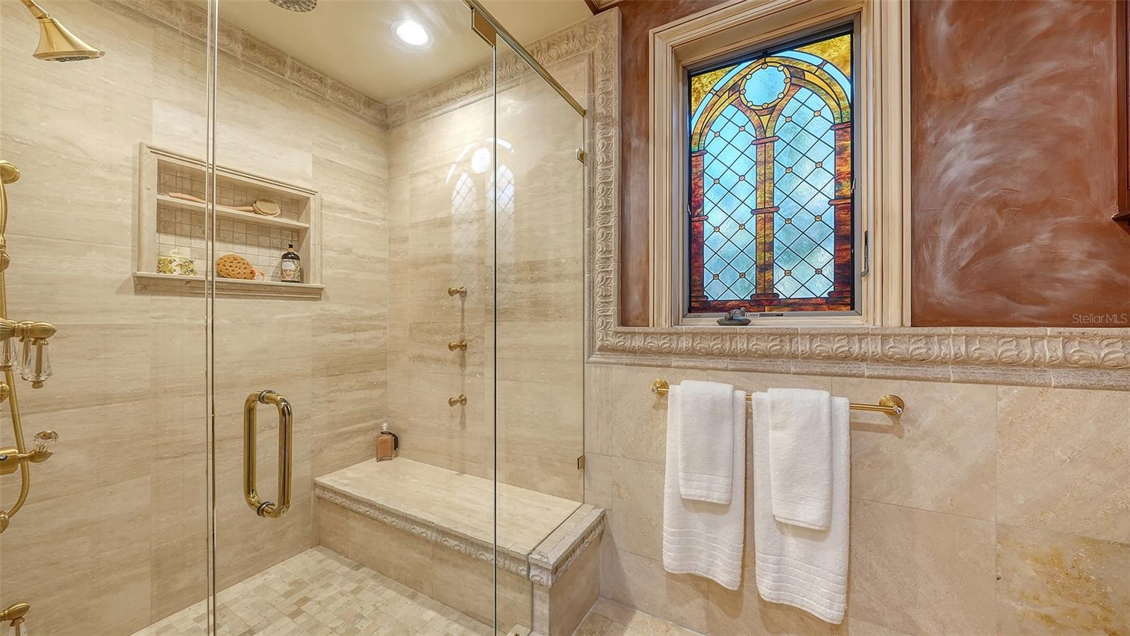 A4676858 Property Photo