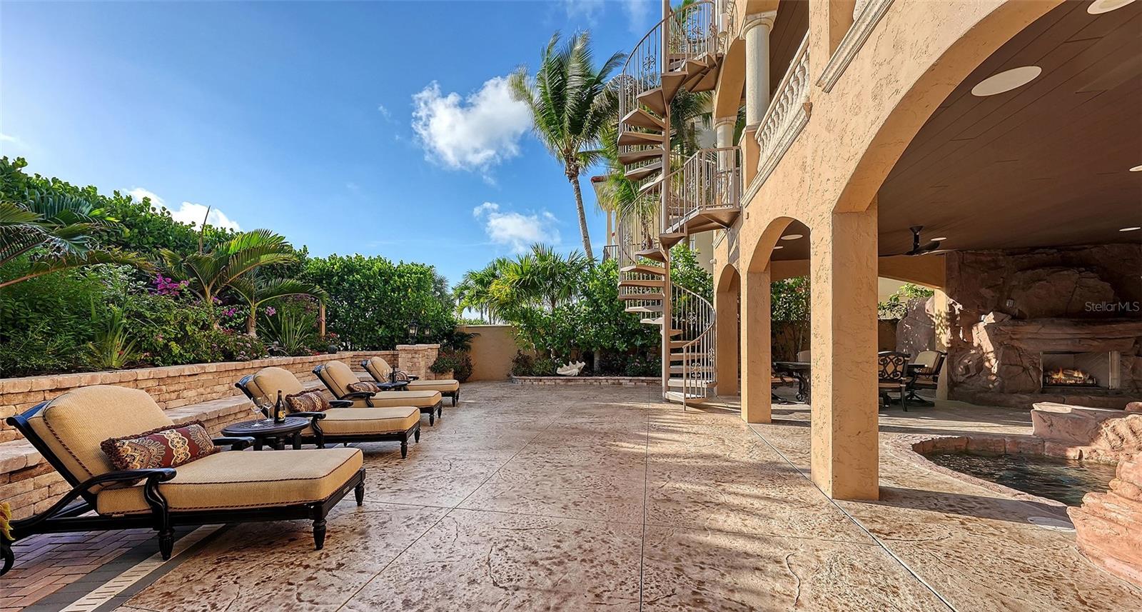 A4676858 Property Photo