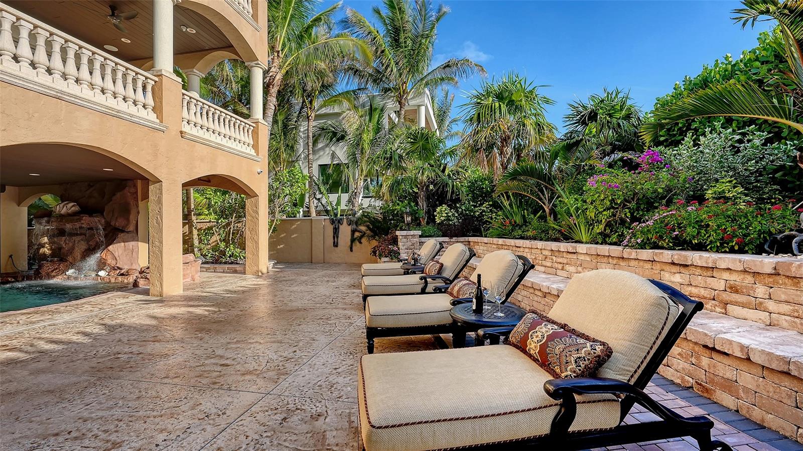 A4676858 Property Photo