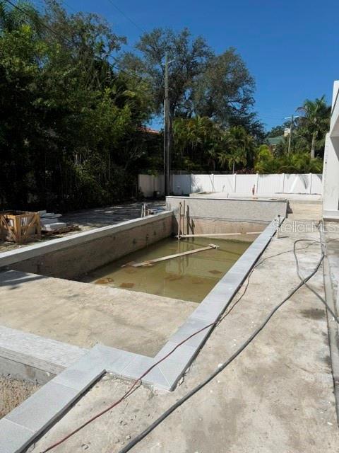 TB8461858 Property Photo