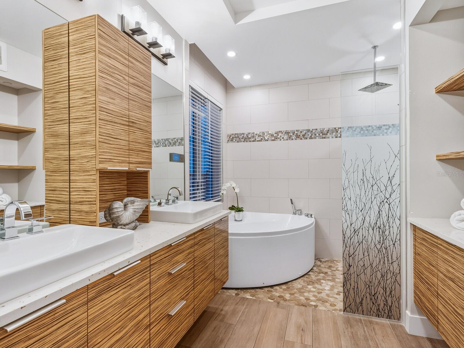 A4677378 Property Photo