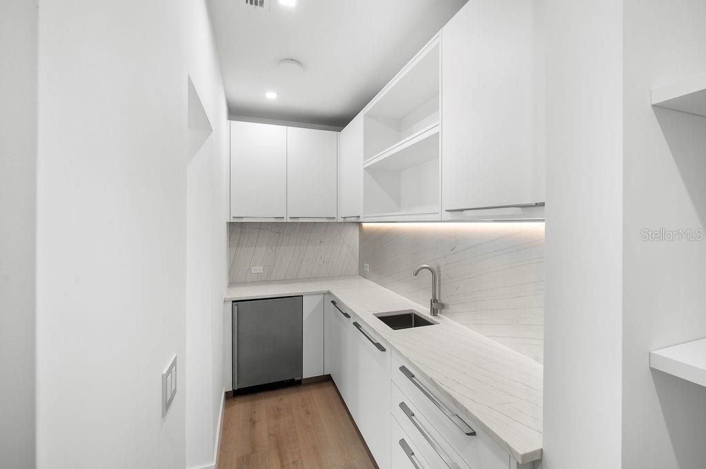 A4677413 Property Photo