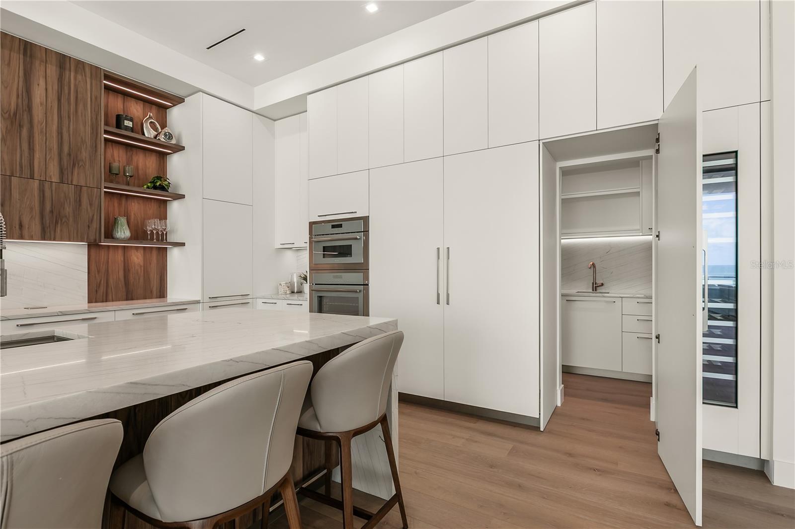 A4677413 Property Photo
