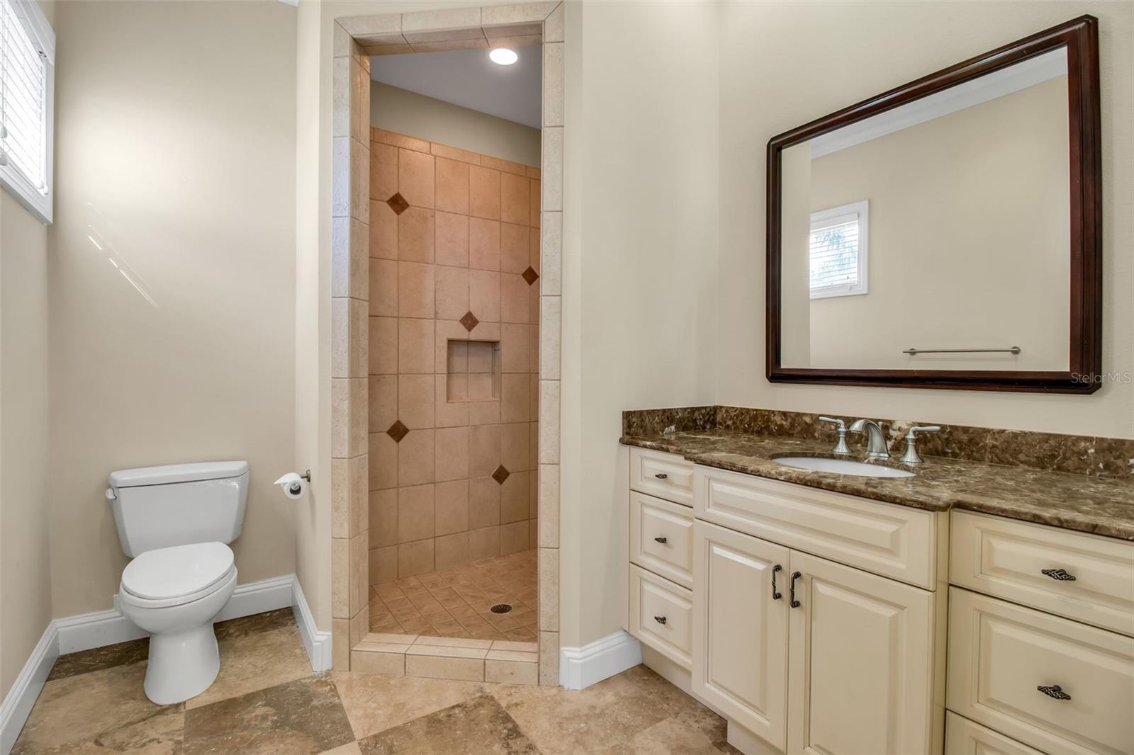 A4677509 Property Photo