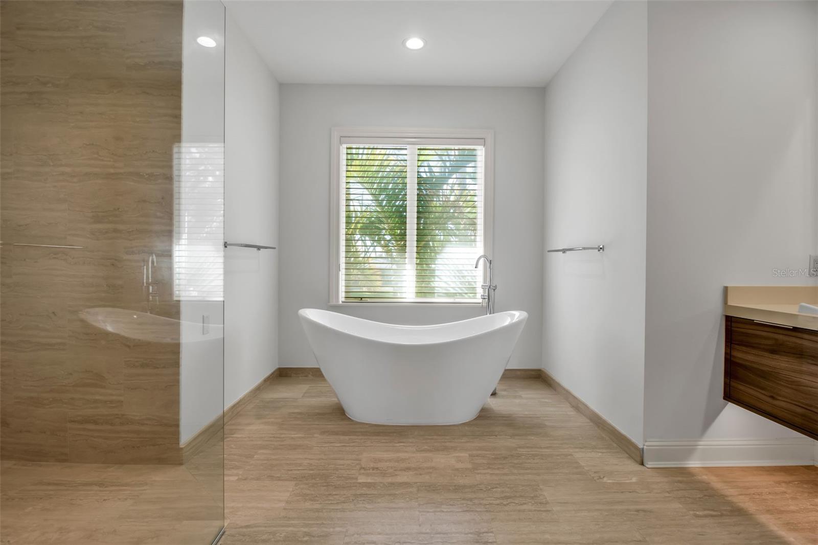 A4677509 Property Photo
