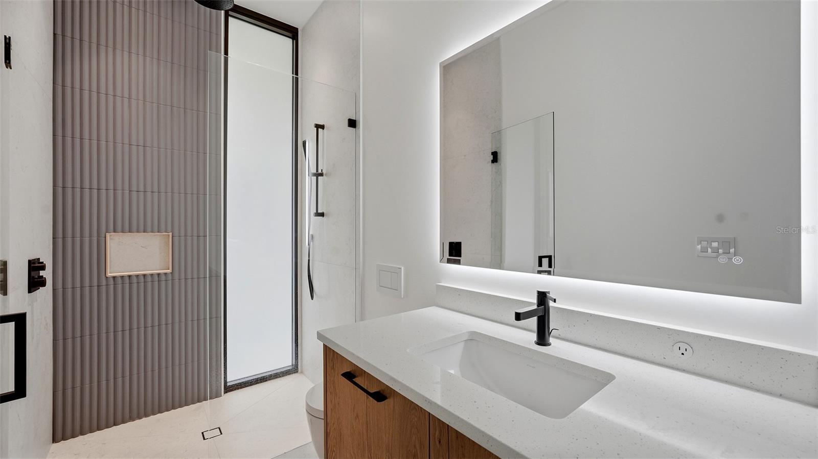 A4677821 Property Photo