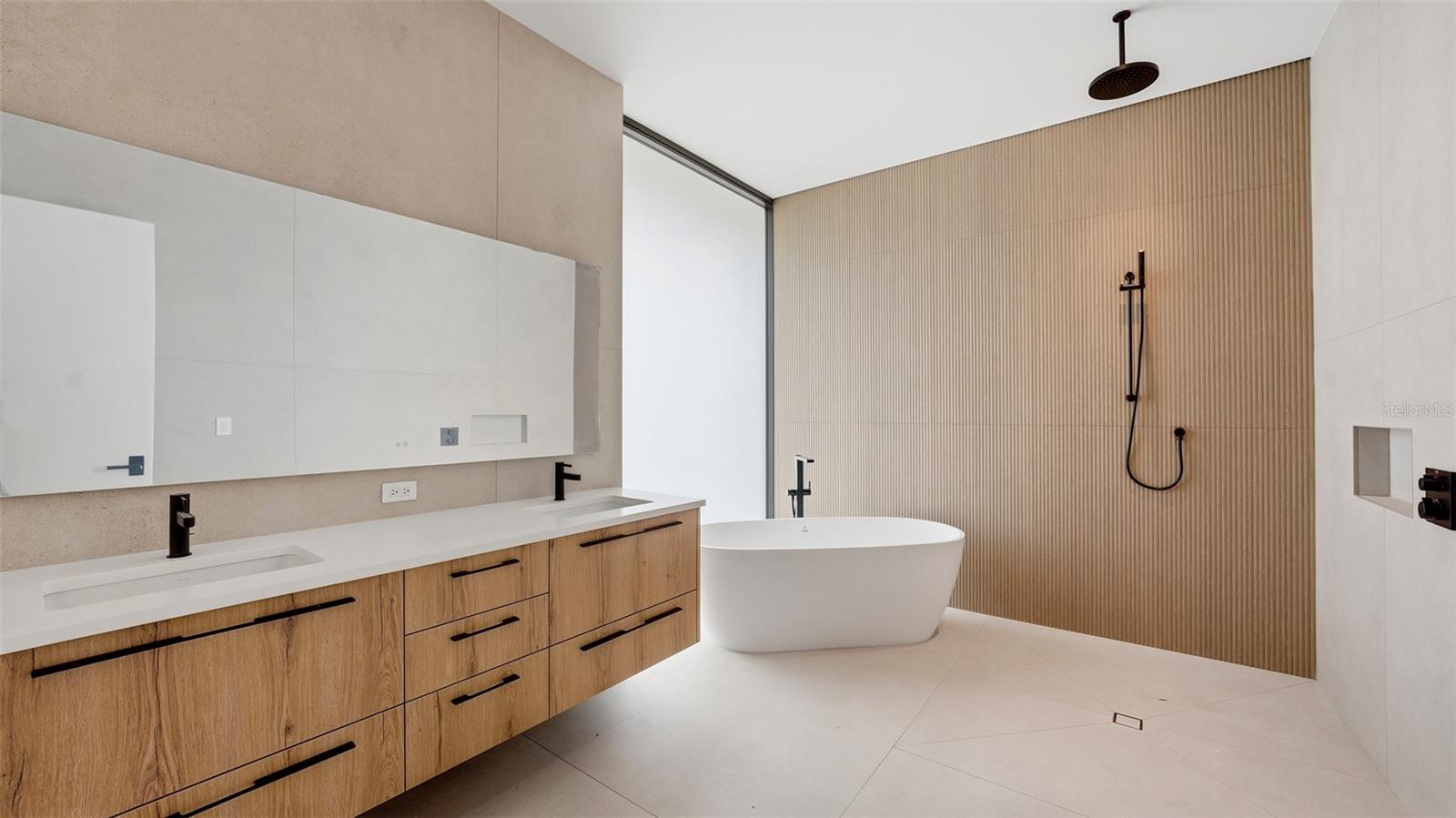 A4677821 Property Photo