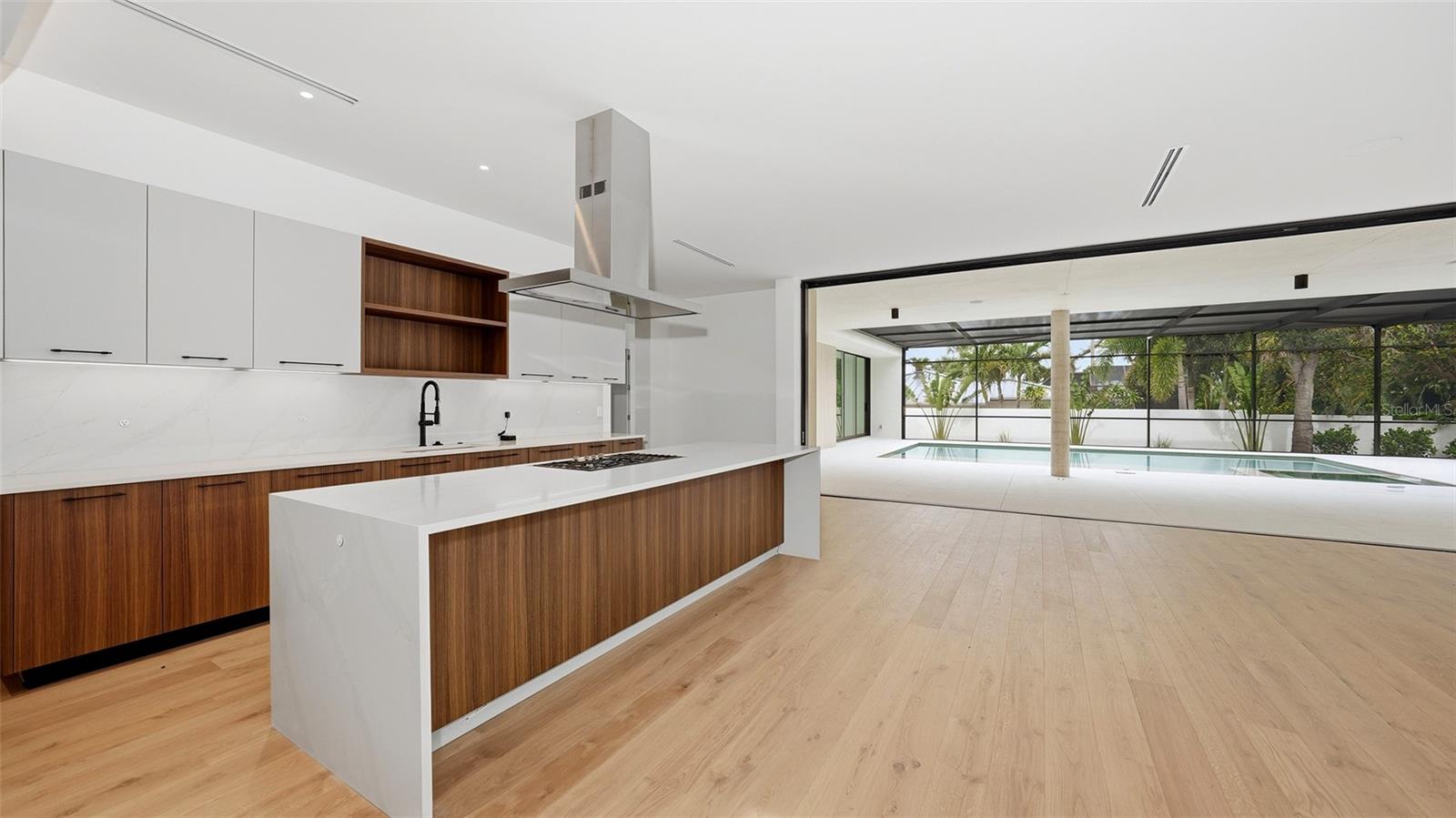A4677821 Property Photo