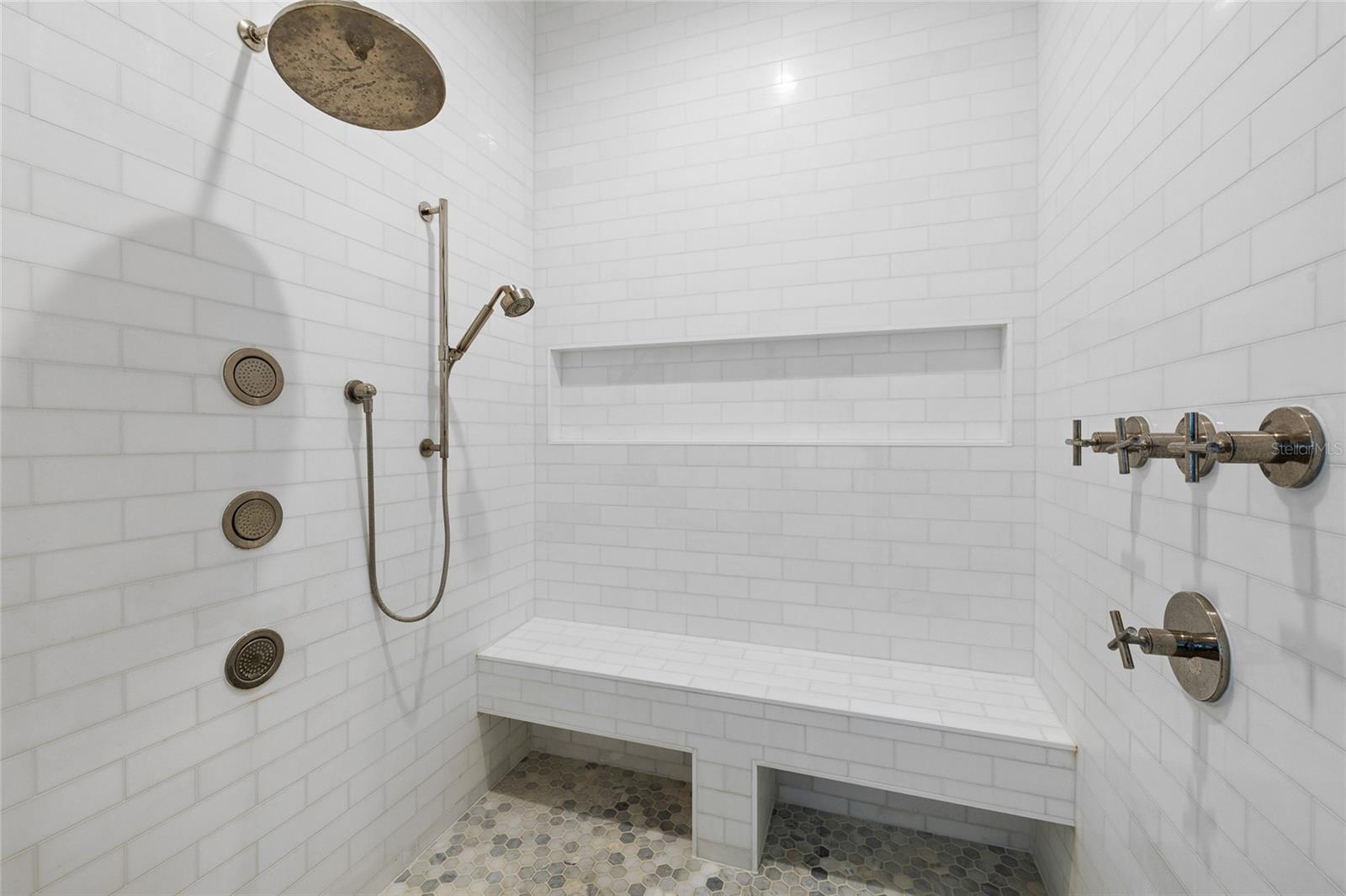 A4677883 Property Photo