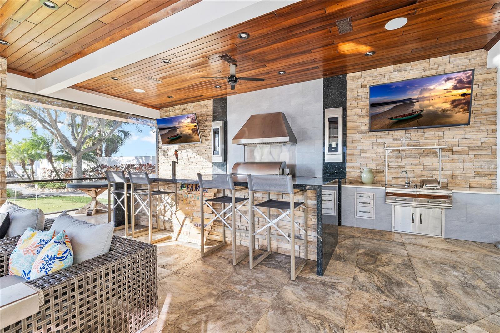 A4677883 Property Photo