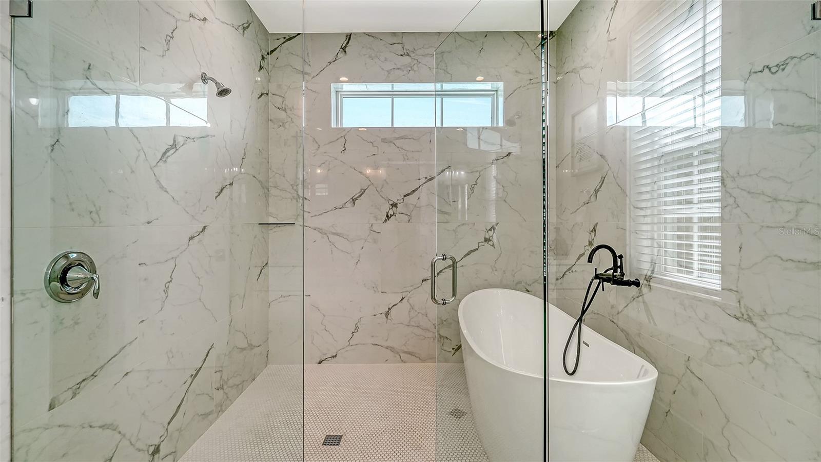 A4678111 Property Photo