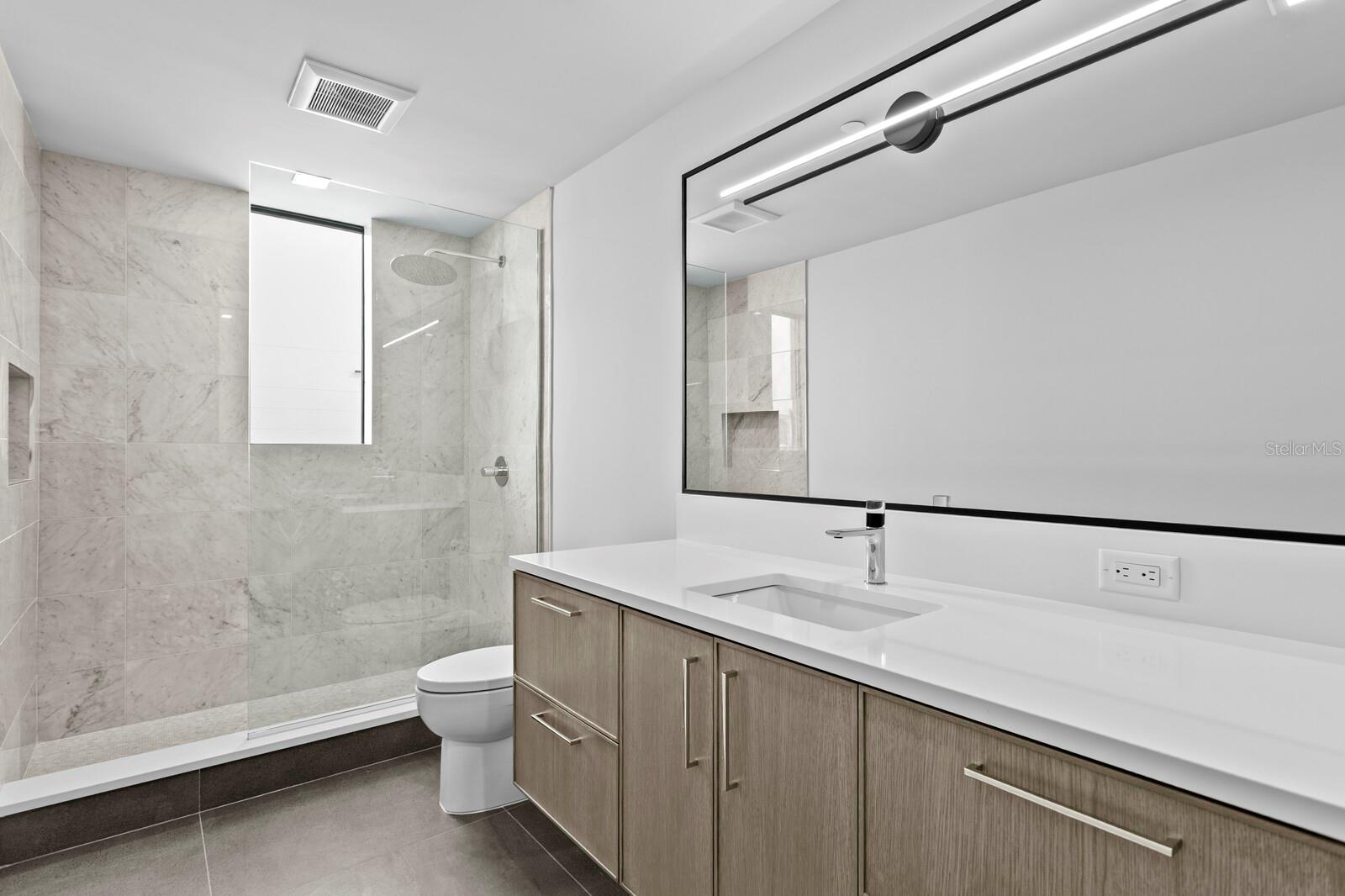 TB8464856 Property Photo