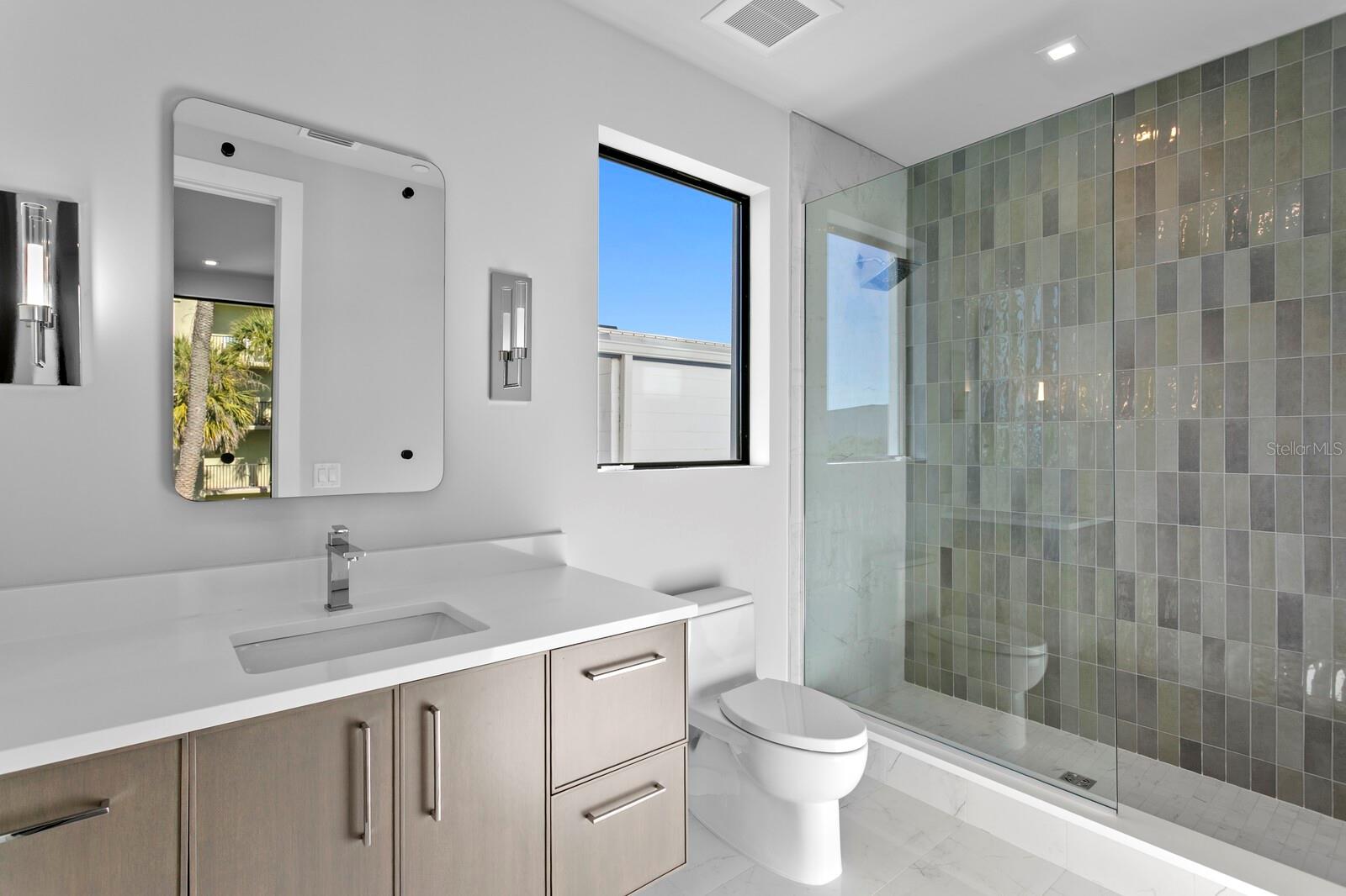 TB8464856 Property Photo