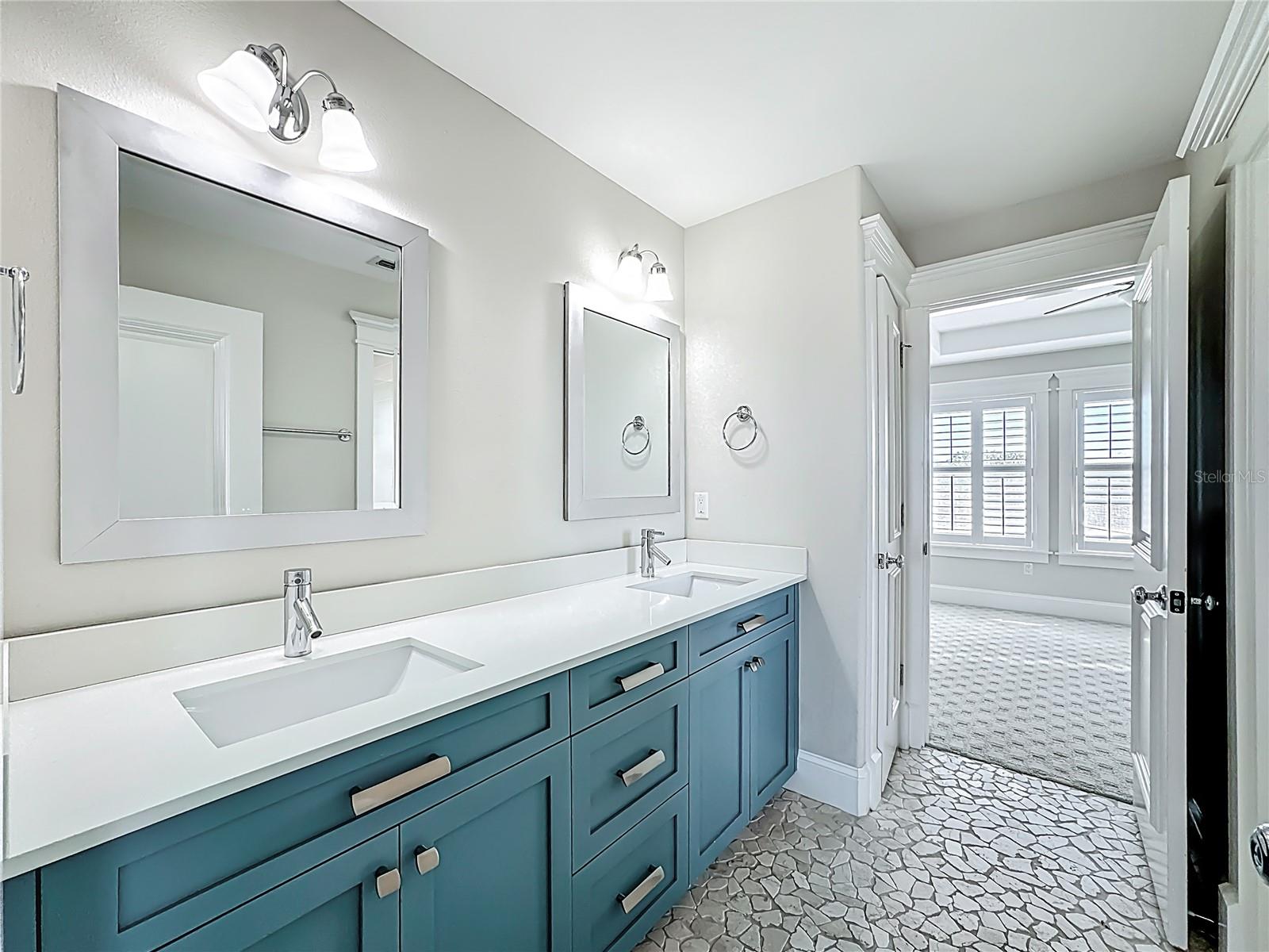 A4680377 Property Photo