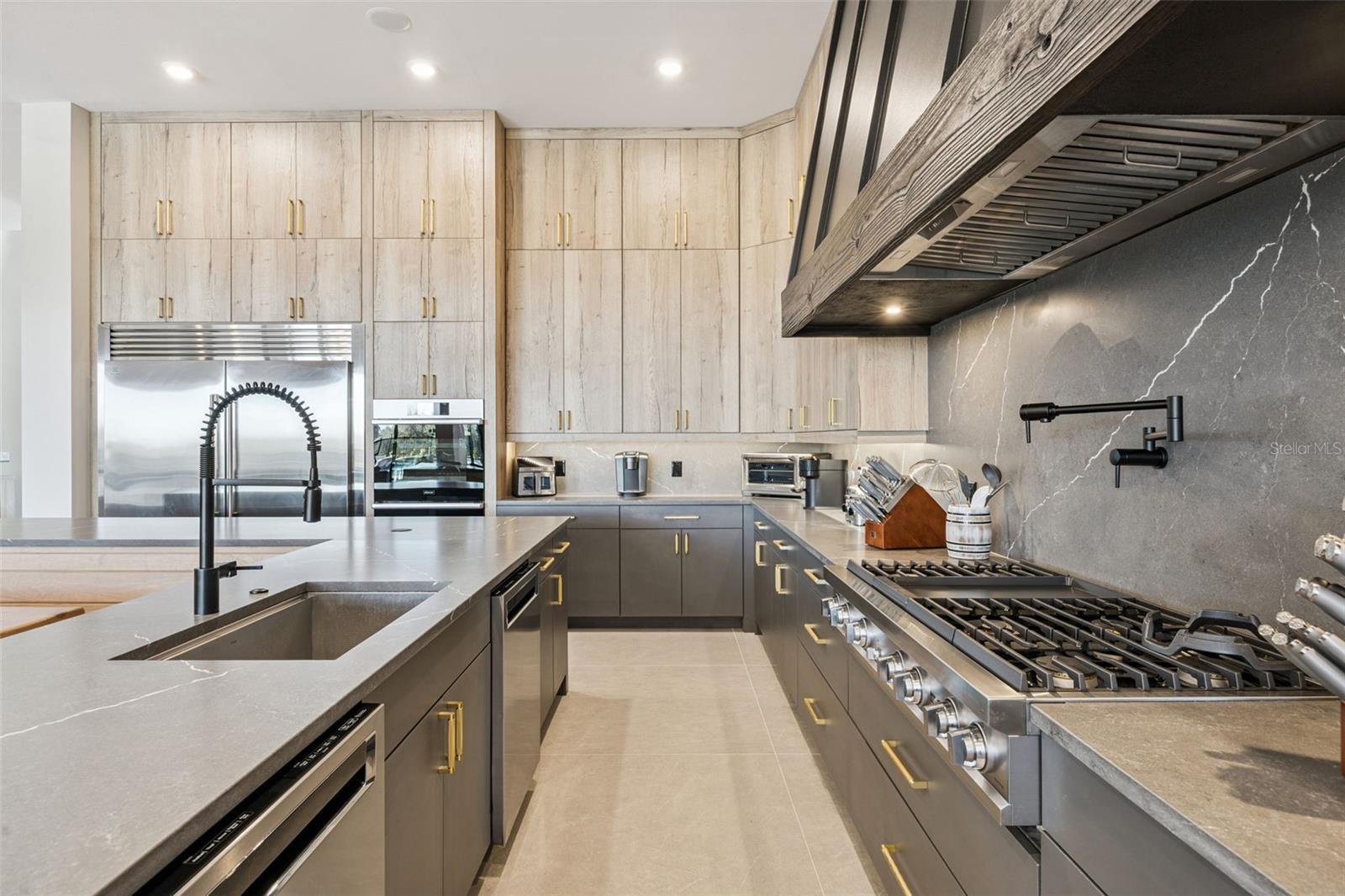 O6378786 Property Photo