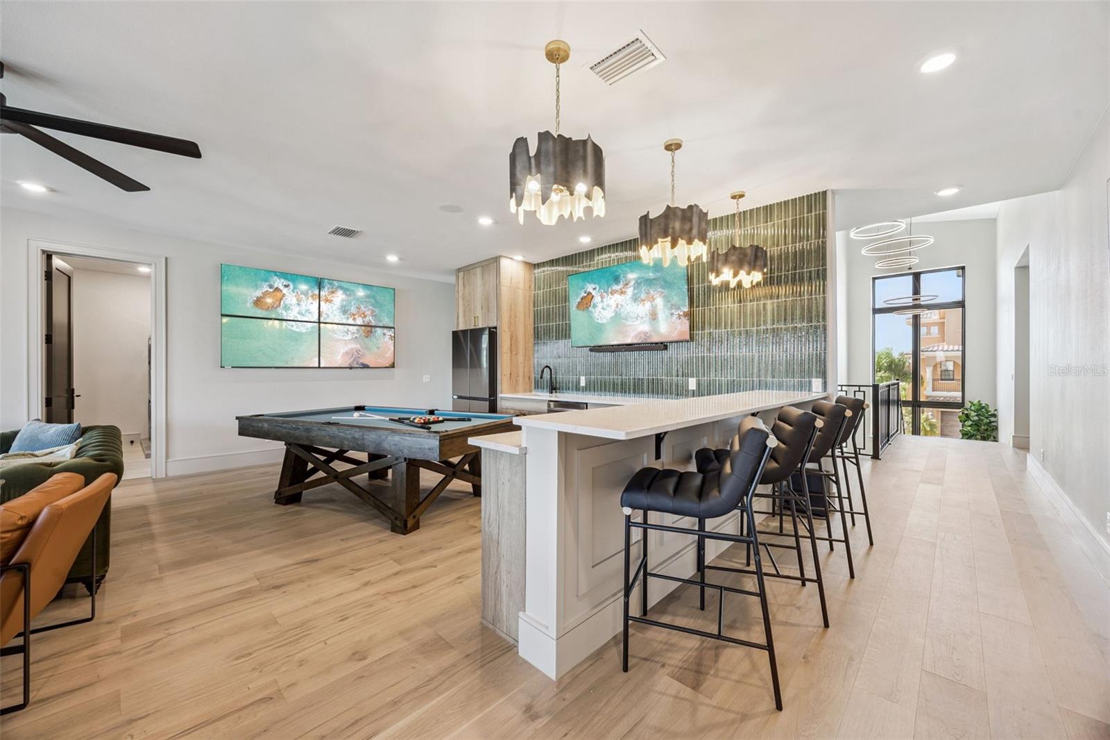 O6378786 Property Photo
