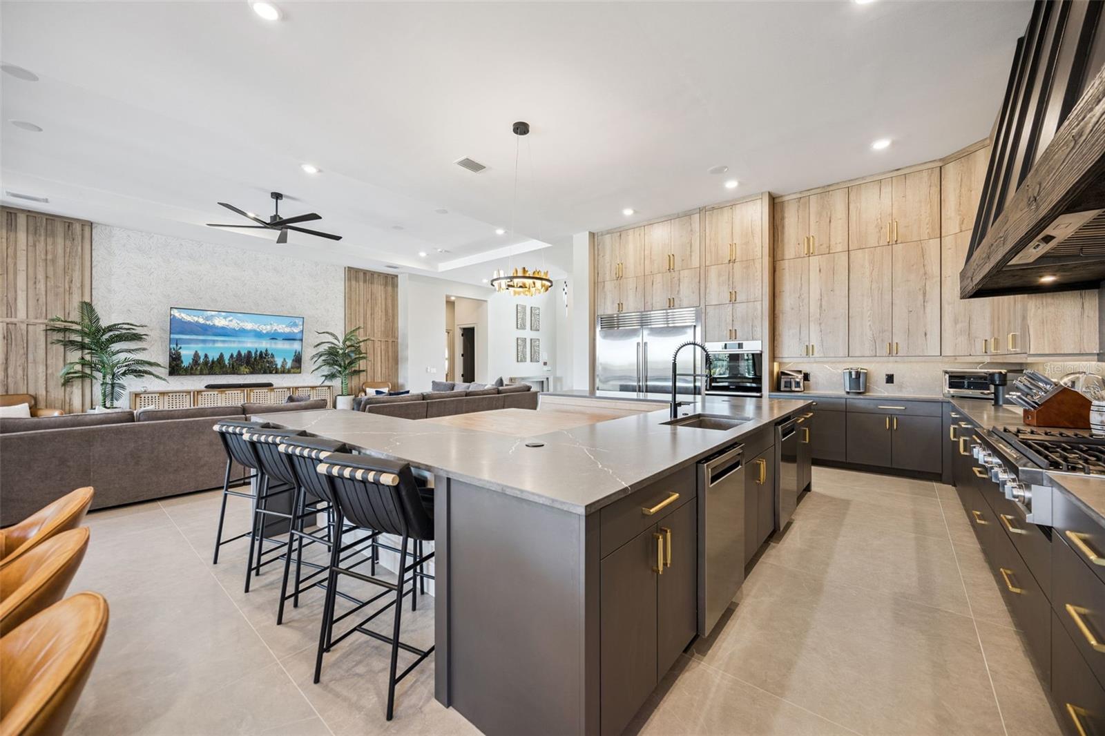O6378786 Property Photo