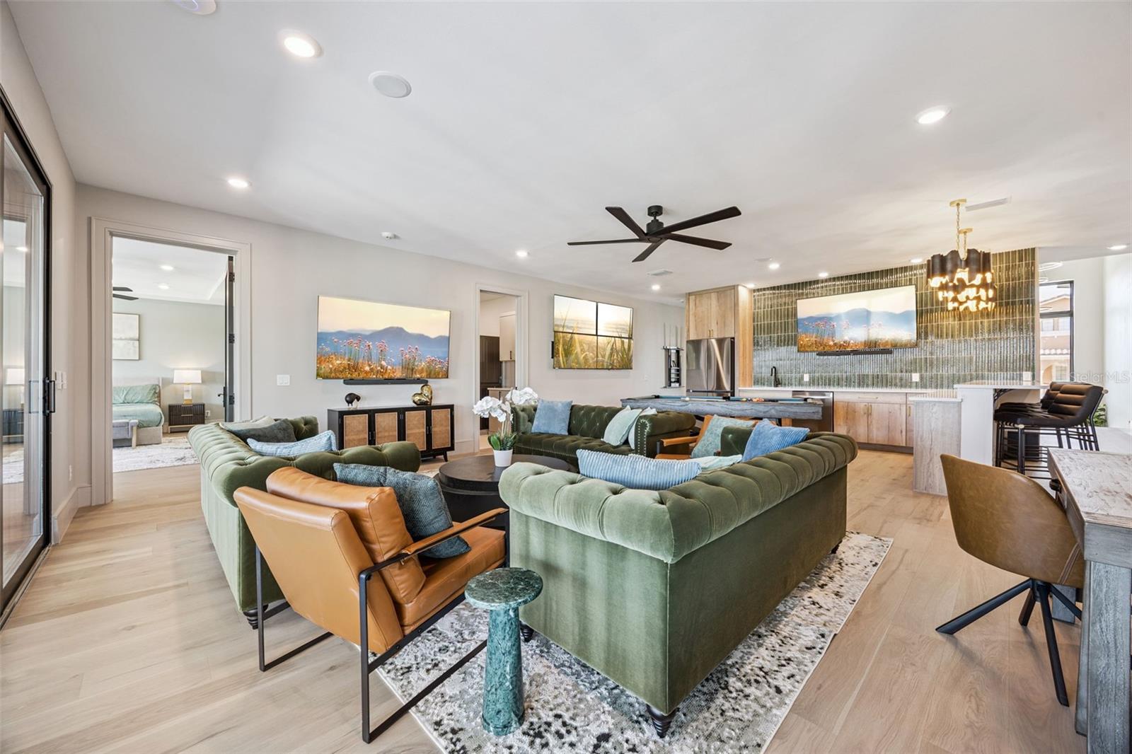 O6378786 Property Photo