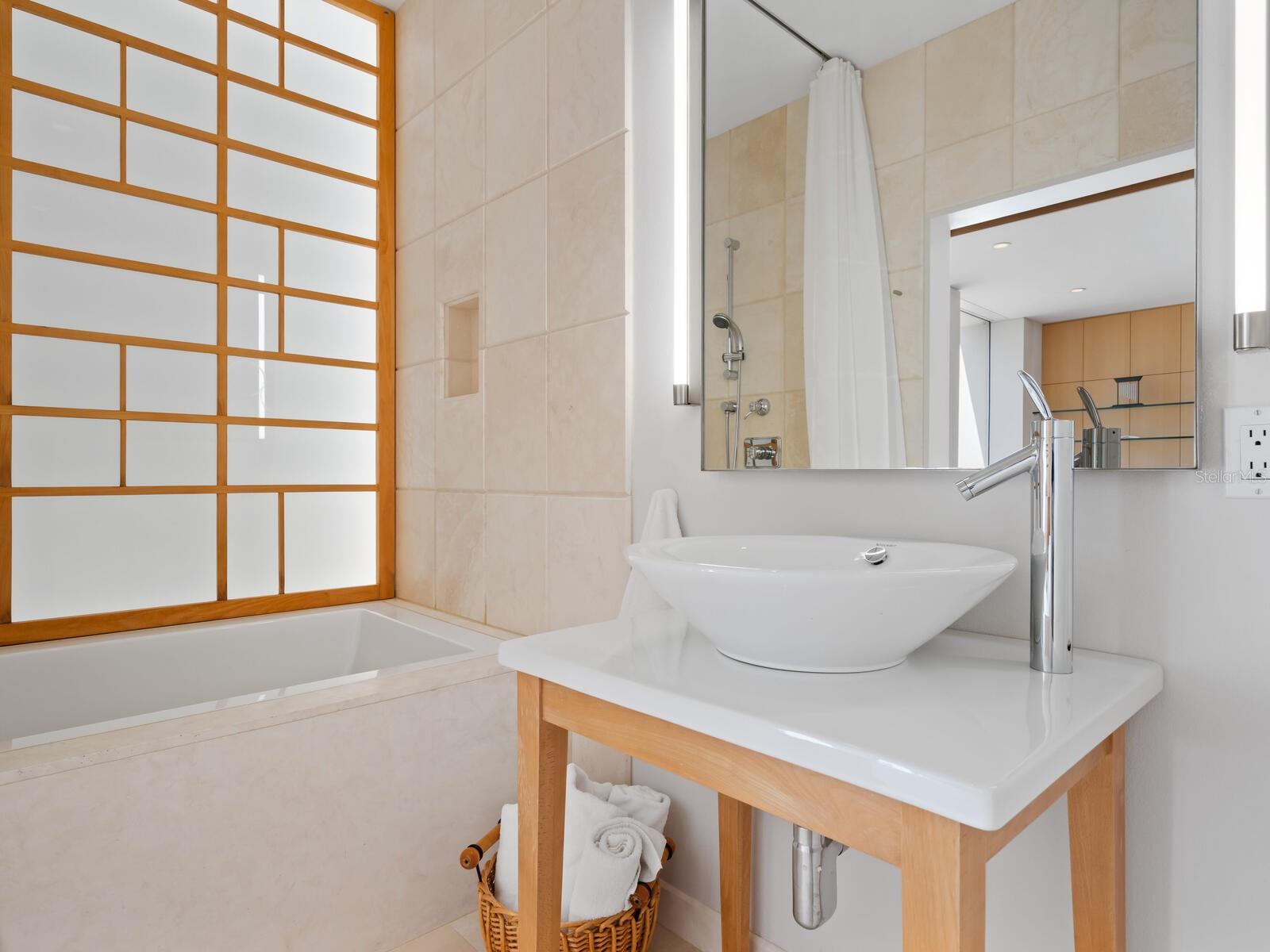 A4681242 Property Photo