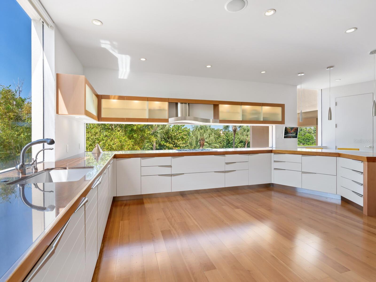 A4681242 Property Photo