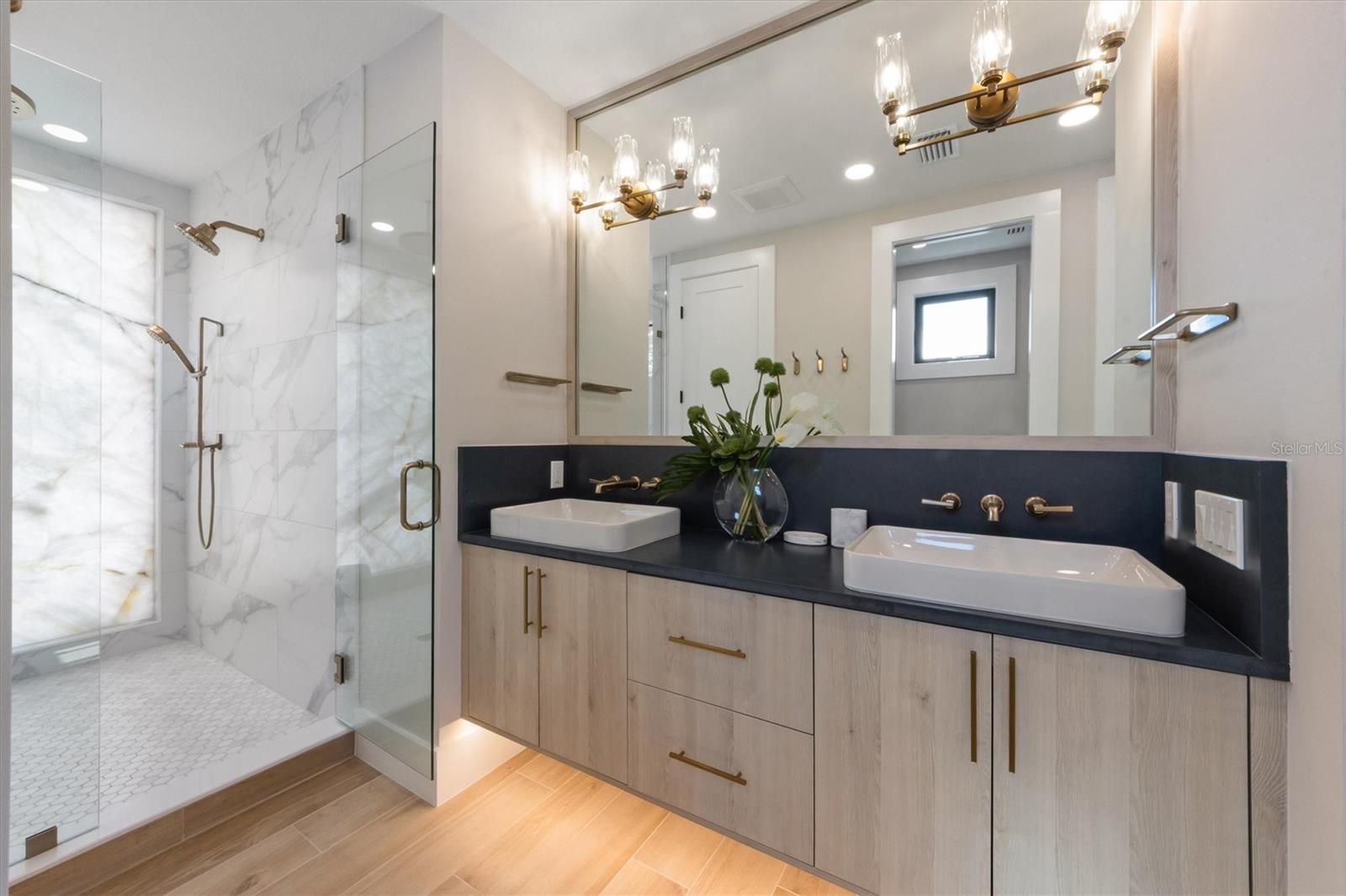 A4681449 Property Photo