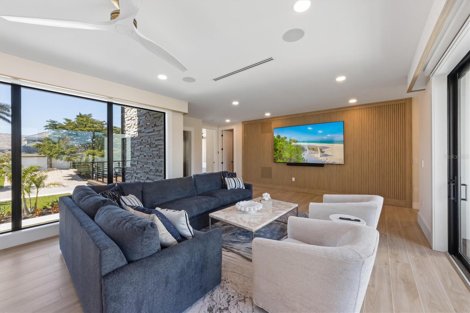 A4681449 Property Photo